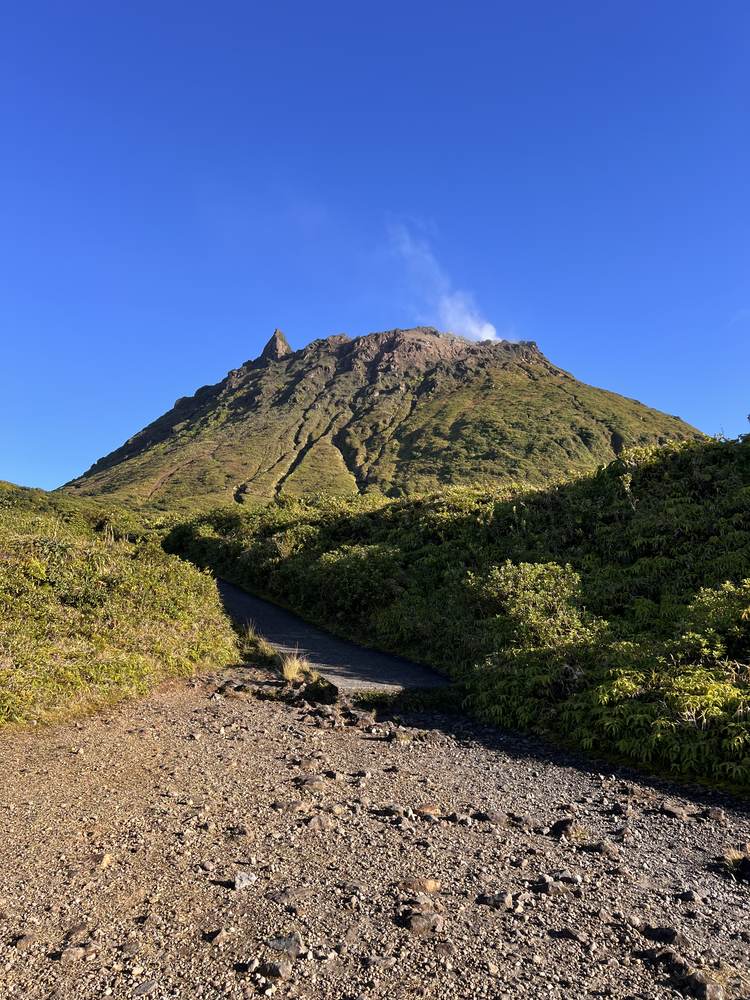 Sentier menant au sommet